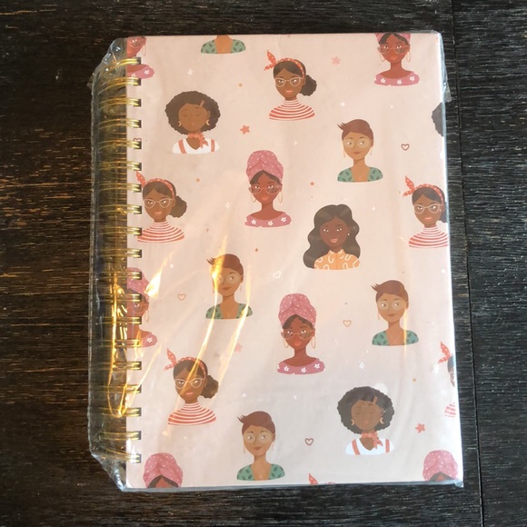 Yellow tote bag + 3 notebooks size 8.5x11 + 1 hard cover journal - Picture 6 of 6